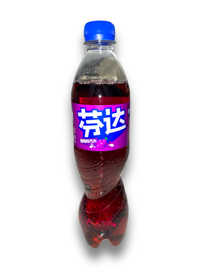 Fanta Grape China 500ml Flasche Vorderseite mit chinesischem Schriftzug 