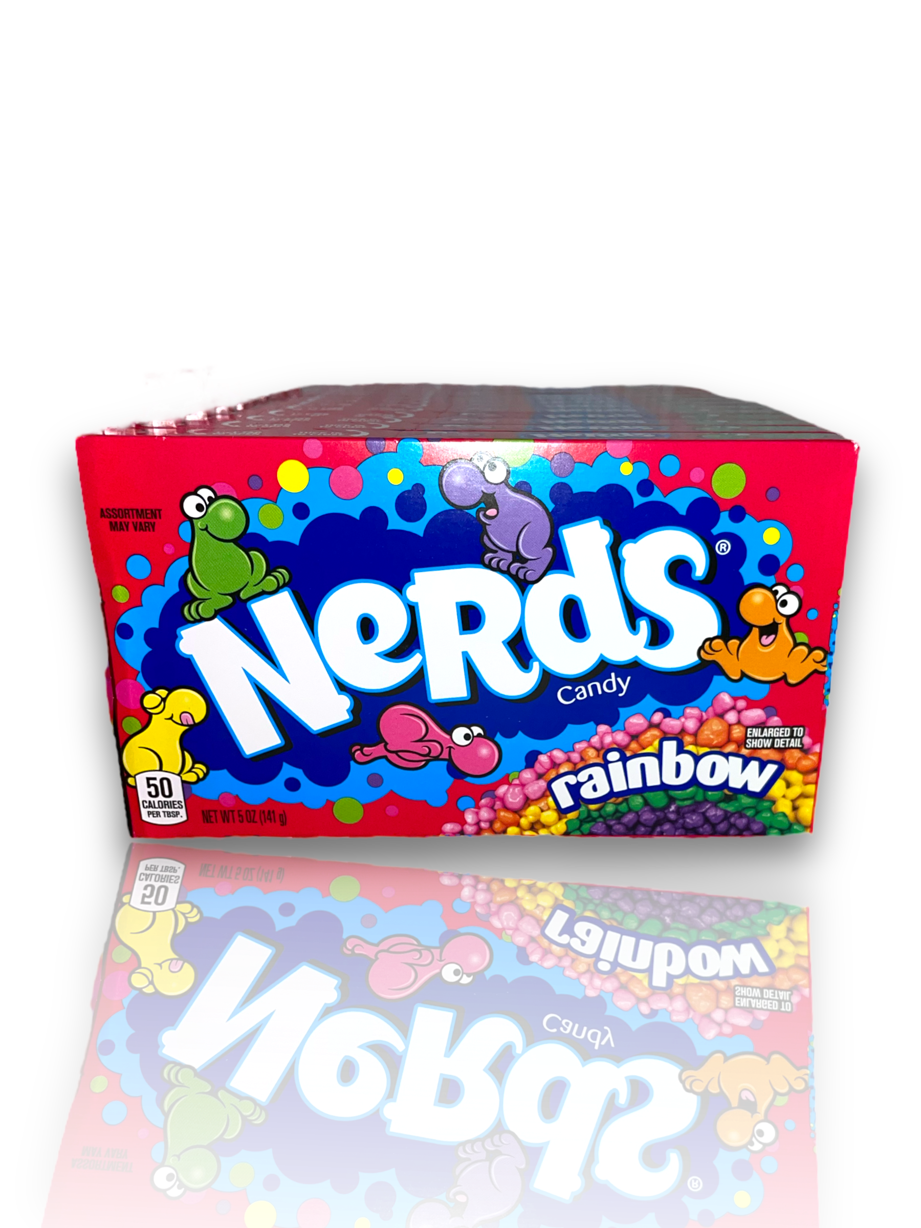 Nerds Rainbow Box 141g bunte Verpackung mit weißer Schrift auf weißem Hintergrund