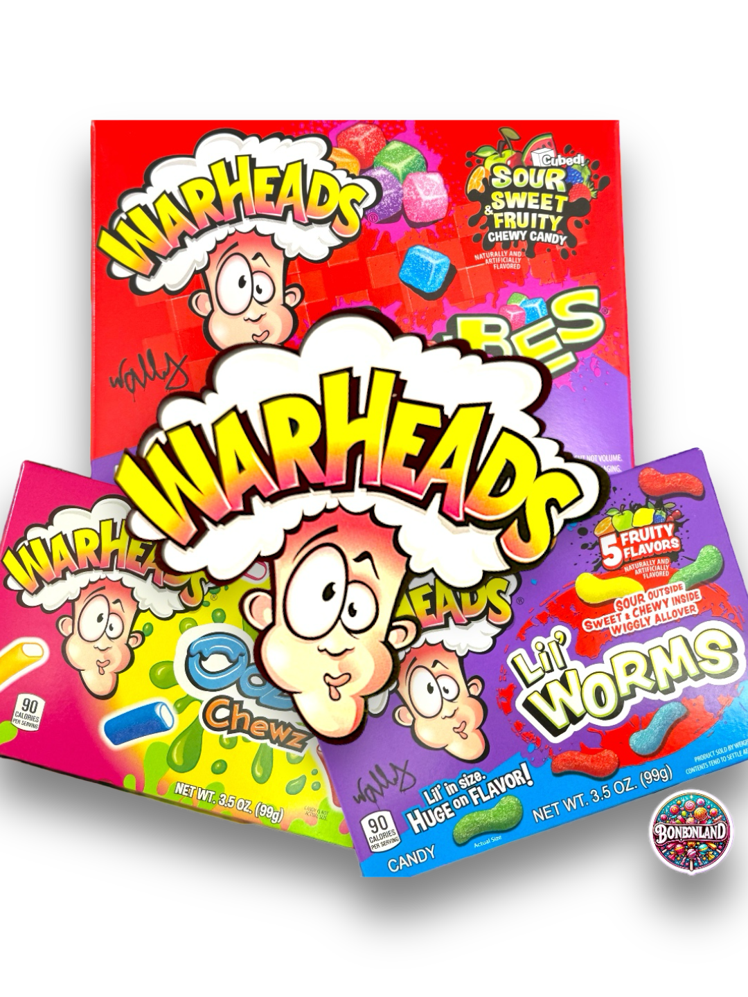 Warheads Actions Bundle Lil Worms 99g Ooze Chews 99g Chewy Cubes 113g auf weißem Hintergrund